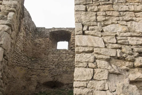 Ερείπια μεσαιωνικού κάστρου — Φωτογραφία Αρχείου