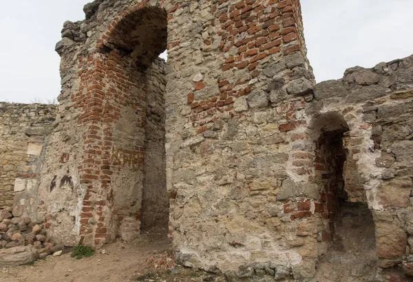 Ερείπια μεσαιωνικού κάστρου — Φωτογραφία Αρχείου