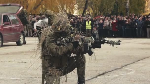 Anty akcji terrorystycznych z młodych żołnierzy — Wideo stockowe