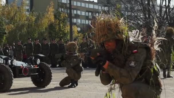 Анти-терористичних дій з молодих солдатів — стокове відео