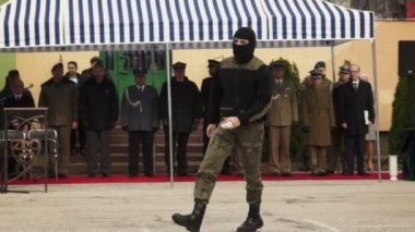 Kendini savunma eğitim genç askerler