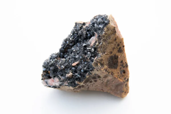 Mineralny węglan ołowiu na białym tle nad białym — Zdjęcie stockowe