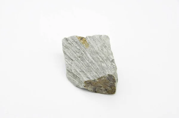 Phyllite rock na białym tle nad białym — Zdjęcie stockowe