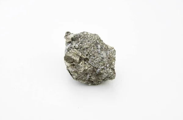 Minerale di pirite isolato su bianco — Foto Stock