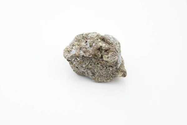 Piryt mineral na białym tle nad białym — Zdjęcie stockowe