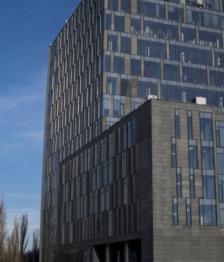 Bir gökdelen ofis binasının ayrıntıları