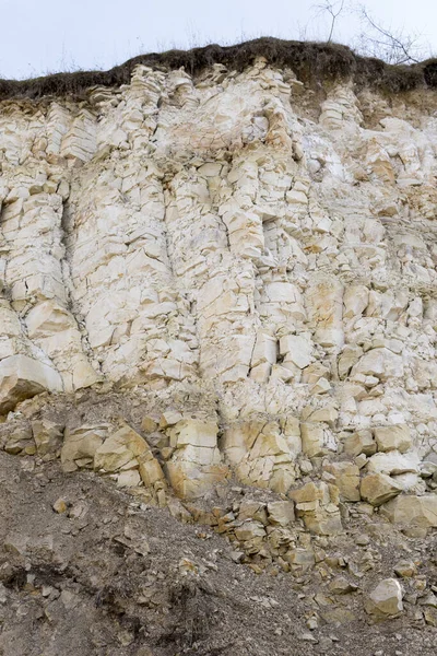 Uitmonding Van Witte Kalksteen Rotsformatie Met Steile Helling Polen Bij — Stockfoto