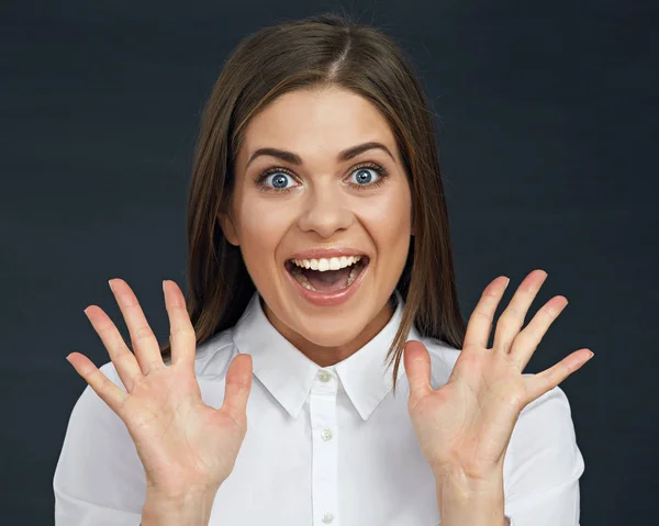 Emozione positiva su faccia di donna d'affari giovane . — Foto Stock