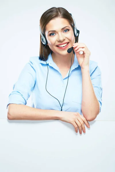 露齿微笑帮助电话客户服务运营商. — 图库照片
