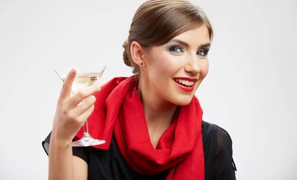 Porträt einer schönen Frau mit Cocktailglas. — Stockfoto