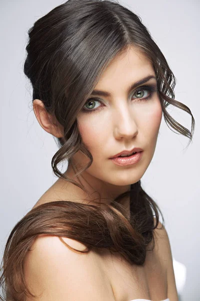 Face porträtt av vacker kvinna med naturlig ren hud. — Stockfoto