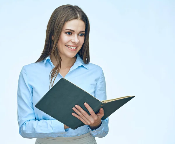 Business woman reading book. Smiling woman portrait. — Stock Photo, Image