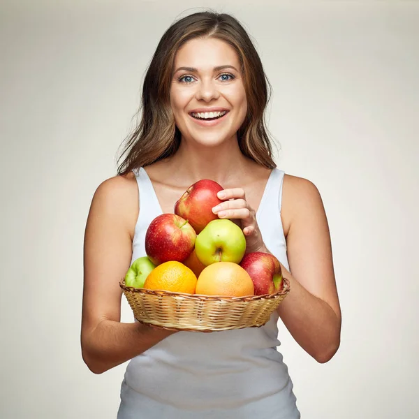 meyve tutan gülümseyen kadın ayarla. kırmızı, yeşil elma. portakal.