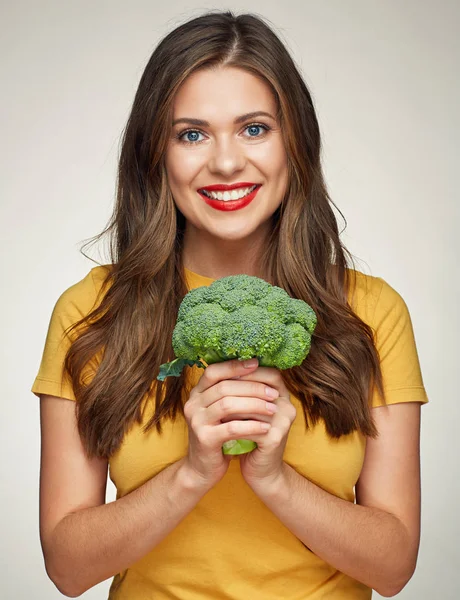 gülümseyen kadın uzun saç sağlıklı yaşam portre ile 