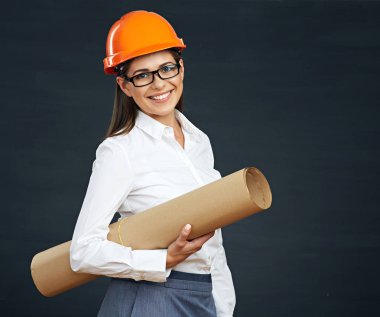 Genç iş kadını geliştirici planı ile. 