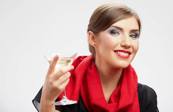 Porträt einer schönen Frau mit Cocktailglas. — Stockfoto
