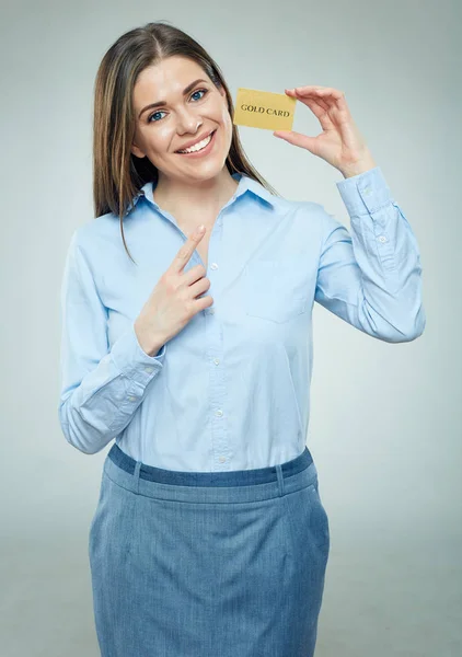 Žena ukazováčkem na platební kartu — Stock fotografie
