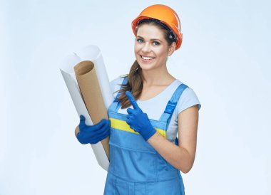 C-parmak işaret planları tutan üniformalı kadın Oluşturucu