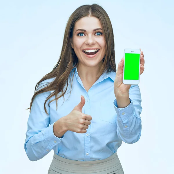 Mujer Negocios Sonriente Con Ropa Negocios Sosteniendo Teléfono Inteligente Mostrando —  Fotos de Stock