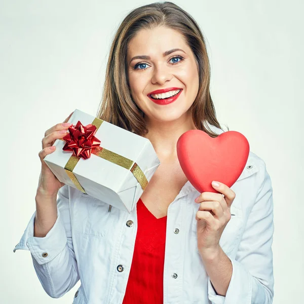Happy woman holding white gift box — Stock Photo, Image