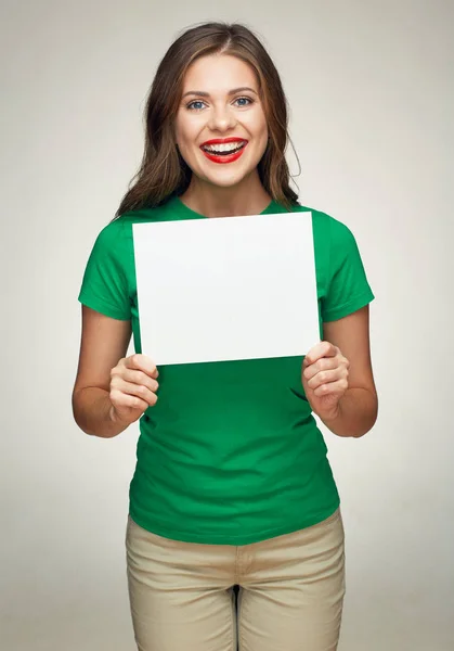 Mujer holding blanco tablero de negocios —  Fotos de Stock