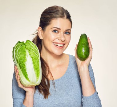 kadın holding yeşil lahana