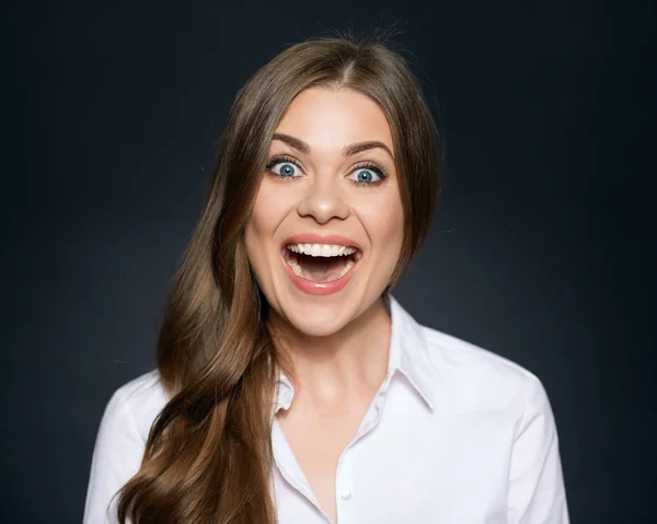 Gelukkige vrouw gezicht portret. Positieve emotie — Stockfoto