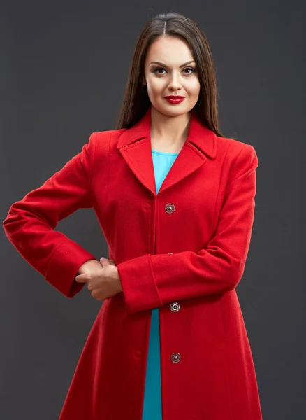 Modell i röd kappa och blå klänning — Stockfoto