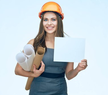 Öğrenci kadın mimar holding beyaz boş reklam gülümseyen 