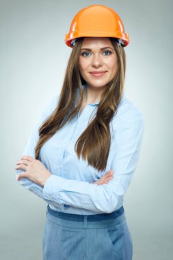 Gülümseyen iş kadın builder, gerçek arazi iş