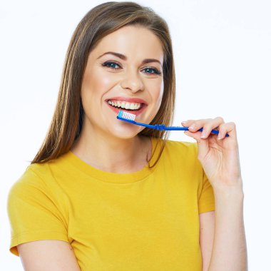 Dişlek fırça ile kadın