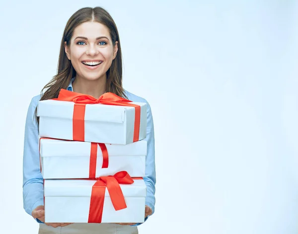 Mujer feliz con cajas de regalo —  Fotos de Stock