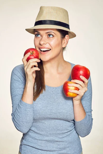 Smiling Woman Hat Holding Ripe Apples Healthy Teeth Concept — Stock Photo, Image