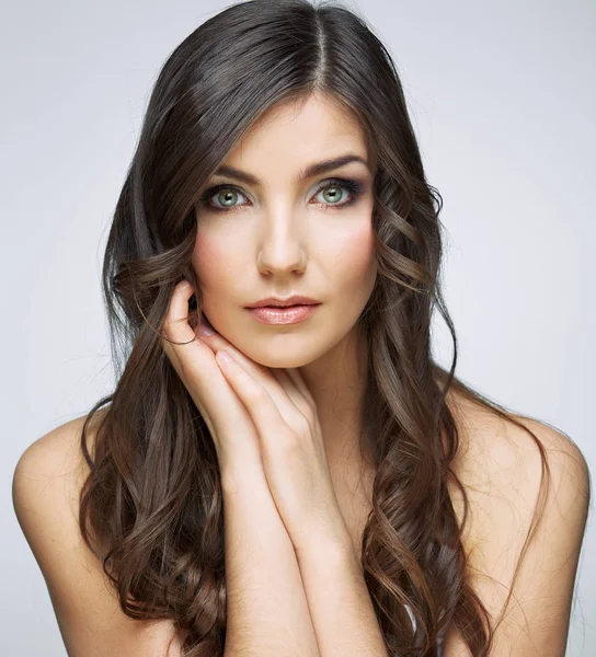 Schöne Frau mit perfektem Make-up — Stockfoto