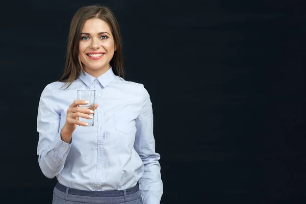 Smiling womanwith long hair holding water glass. — Stock Photo, Image
