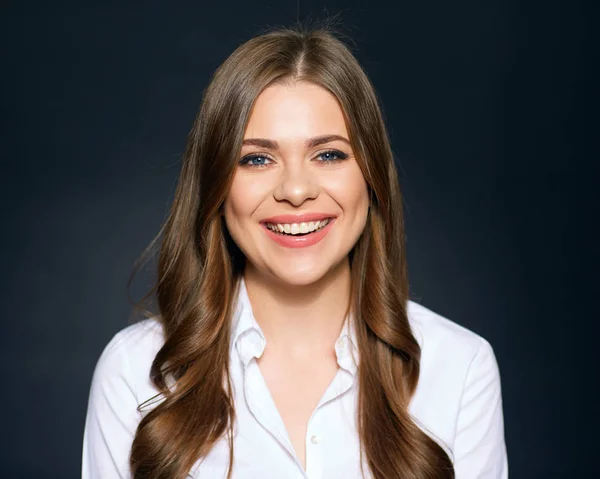 Portrait Laughing Businesswoman White Shirt Looking Camera Dark Background — Stock Photo, Image