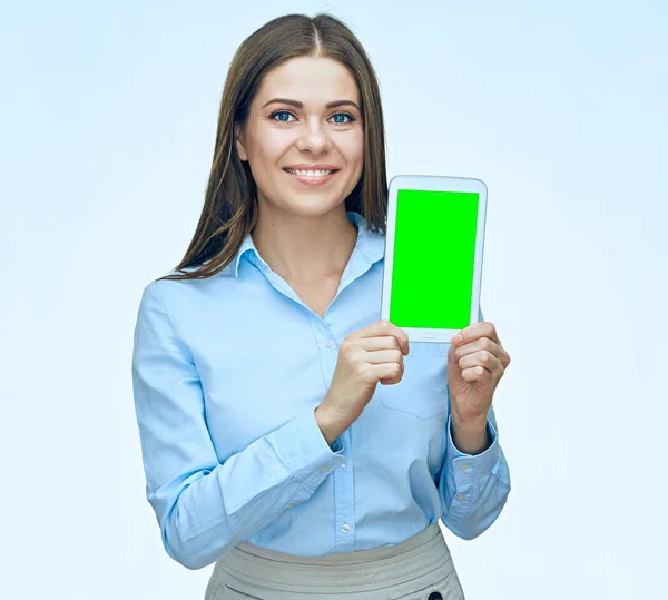 Unga Leende Affärskvinna Holding Tabletpc — Stockfoto
