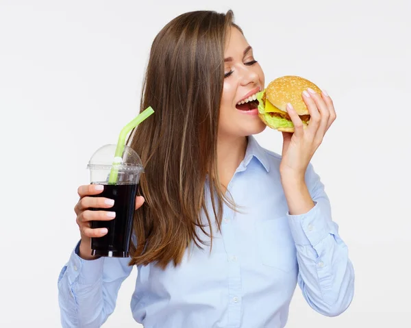 Lycklig Kvinna Håller Burger Med Cola Glas Isolerade Vit Bakgrund — Stockfoto