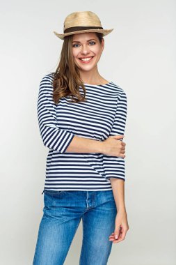 gülümseyen kadın moda giyim tarzı poz 