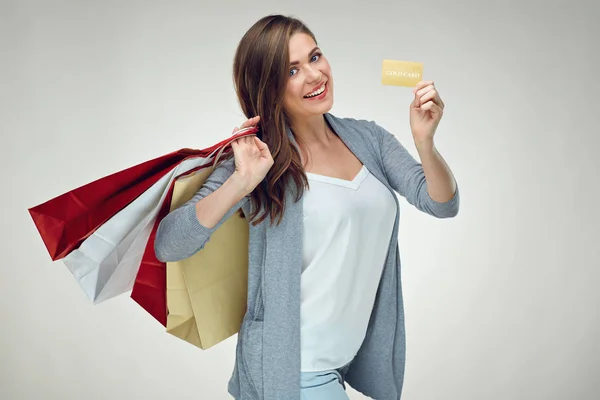 Ležérní Oblečení Šťastná Žena Drží Nákupní Tašky Kreditní Kartu Pro — Stock fotografie