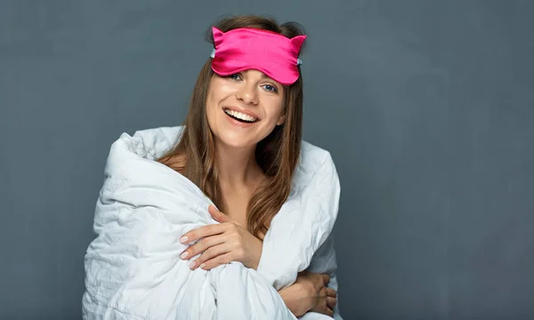 Mulher Atraente Com Cobertor Olhos Vendados Máscara Para Dormir Fundo — Fotografia de Stock