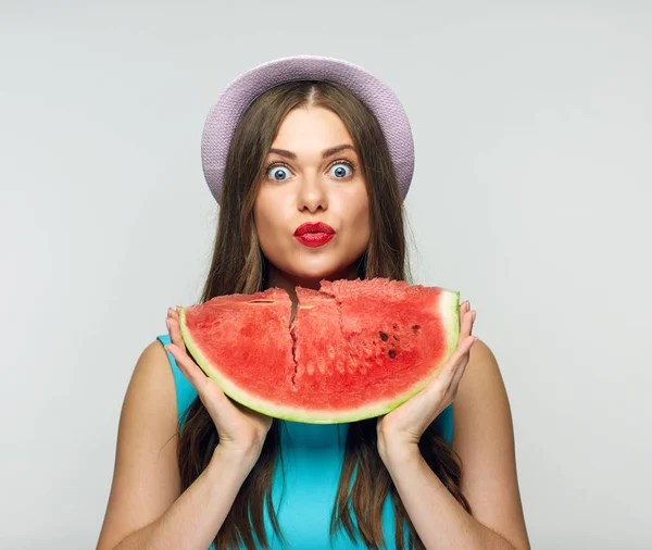 Sandía y hermosa sonrisa cara de niña — Foto de Stock