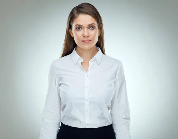 Glimlachende Zakenvrouw Dragen Witte Shirt Geïsoleerd Camera Kijken Lichte Achtergrond — Stockfoto