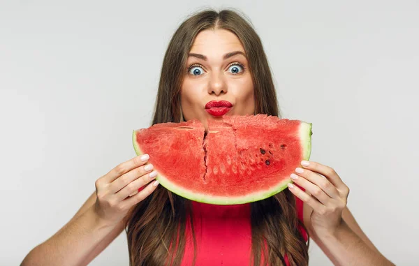 Schöne Frau Mit Roten Lippen Hält Wassermelone — Stockfoto