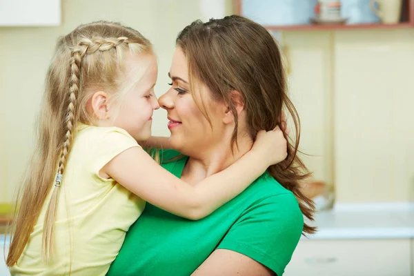 Happy Mother Holding Kid Kitchen Background Close — Stock Photo, Image