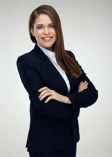 Χαμογελώντας Επιχειρηματίας Φορώντας Μαύρο Επαγγελματικό Κοστούμι Στέκεται Σταυρωμένα Χέρια — Φωτογραφία Αρχείου