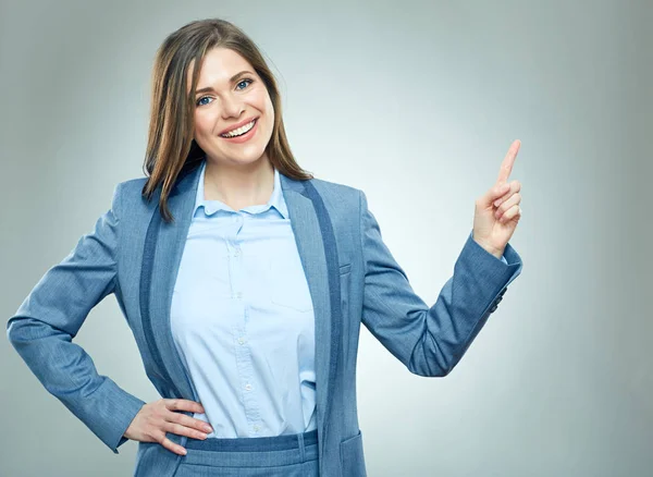 Geschäftsfrau Anzug Zeigt Mit Dem Finger Auf Kopierraum — Stockfoto