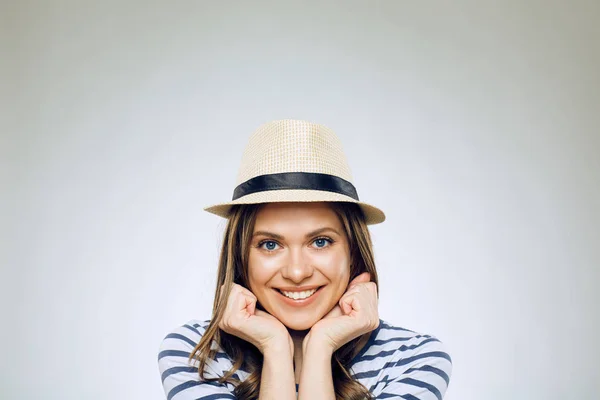 Sonriente Mujer Usando Hipster Sombrero Tocando Cara — Foto de Stock