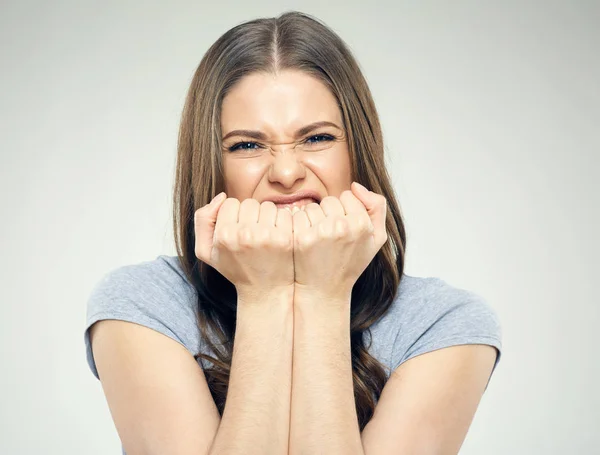 Portret Van Een Jonge Vrouw Met Negatieve Emoties Gezicht — Stockfoto