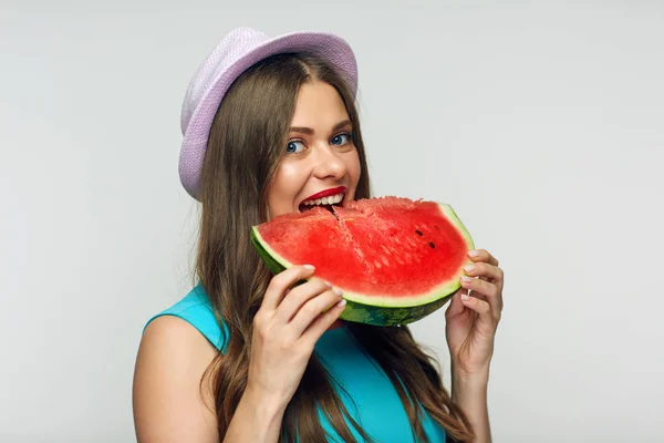 Bela Mulher Com Lábios Vermelhos Comendo Melancia — Fotografia de Stock